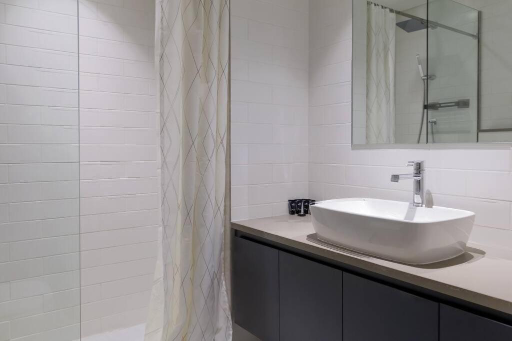 Sahab - Solo 1Br Apt In Al Jada Sharjah Eksteriør billede